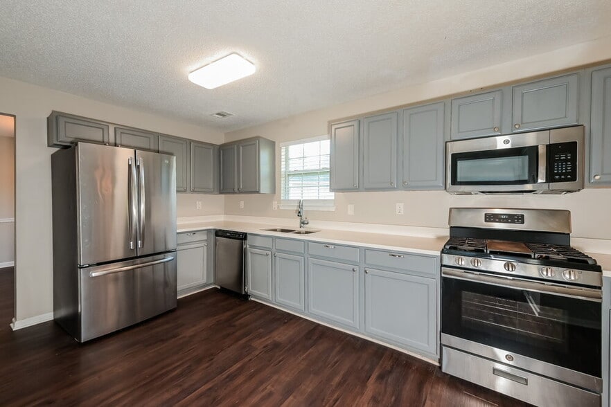 Building Photo - 3370 Spring Mesa Dr SW
