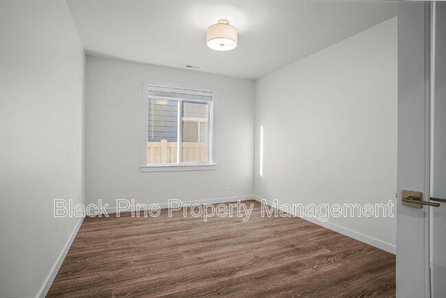 Building Photo - 7536 W Havana Dr