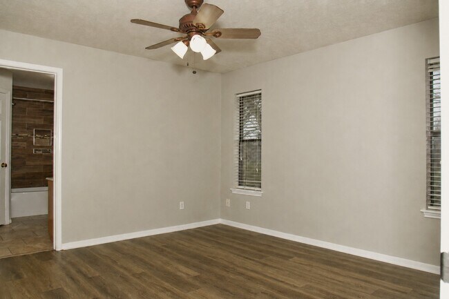 Building Photo - 3121 County Rd 415