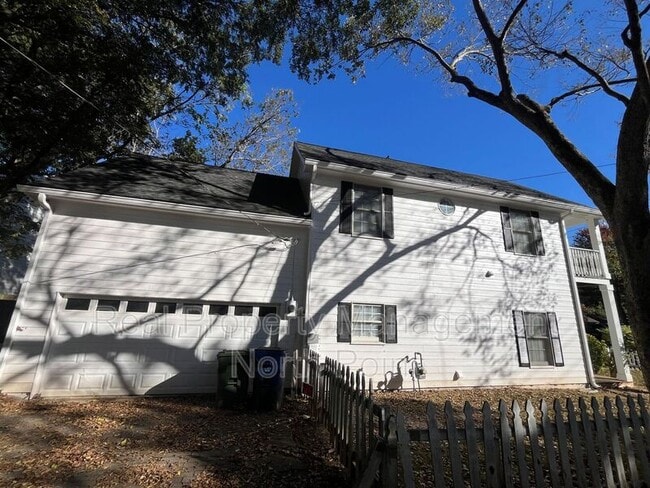 Building Photo - 889 Crew St SW