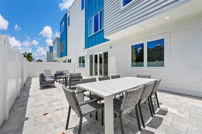 Building Photo - 7740 Sandy Ridge Dr