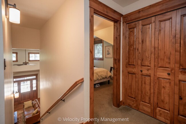 Building Photo - Beautiful Westside Craftsman | Prime Bend Location