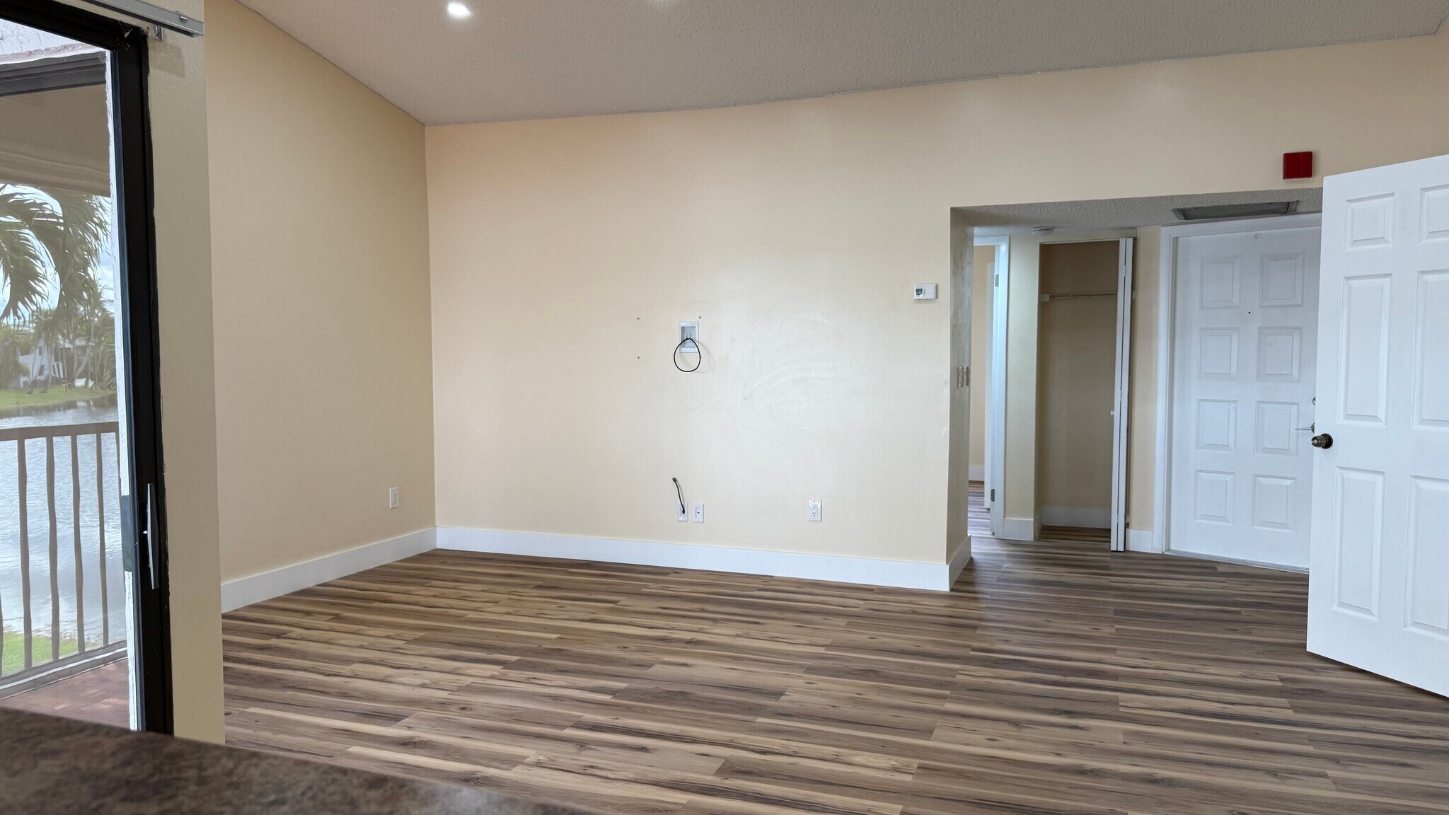 Building Photo - 840 Independence Dr