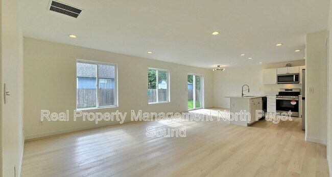 Building Photo - 3104 186th Pl NE