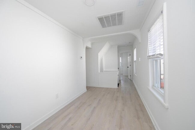 Building Photo - 905 Jersey Ave