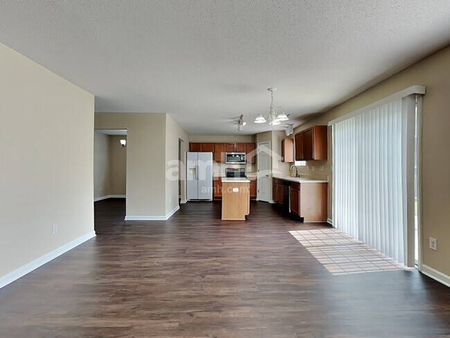 Building Photo - 221 Timberwood Dr