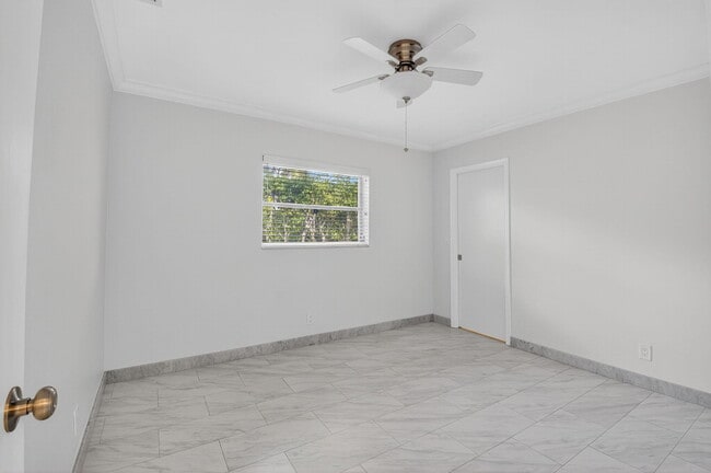 Building Photo - 937 Banyan Dr