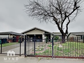 Building Photo - 7304 Lawnwood Dr