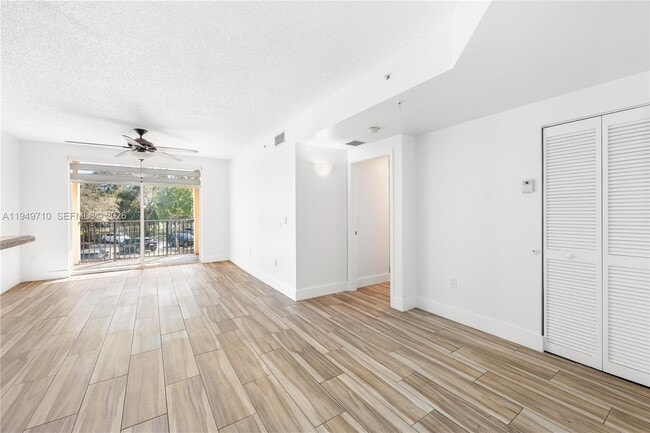 Building Photo - 2200 E Preserve Way