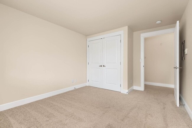 Building Photo - 300 N 130th St