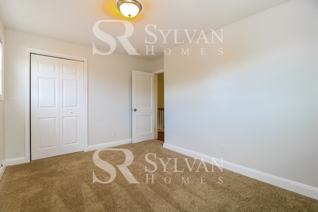 Building Photo - Prepare to fall in love with this 3 bedroo...
