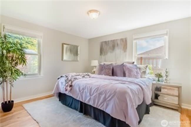 Building Photo - 5Bd/2Ba Seattle House