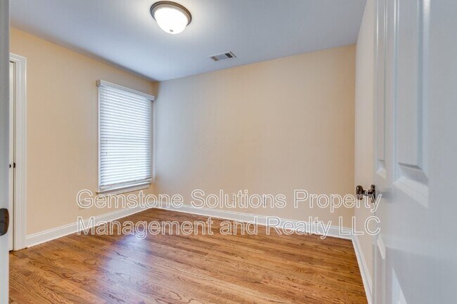 Building Photo - 3012 Americus Dr