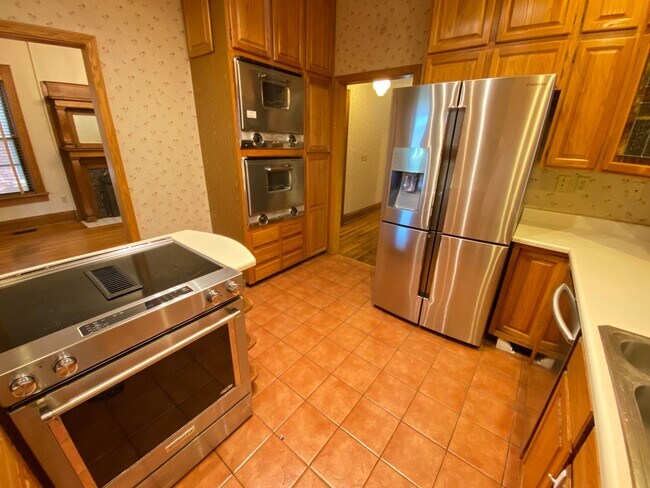 Building Photo - Rare Brick Single Family House On Goodale Park