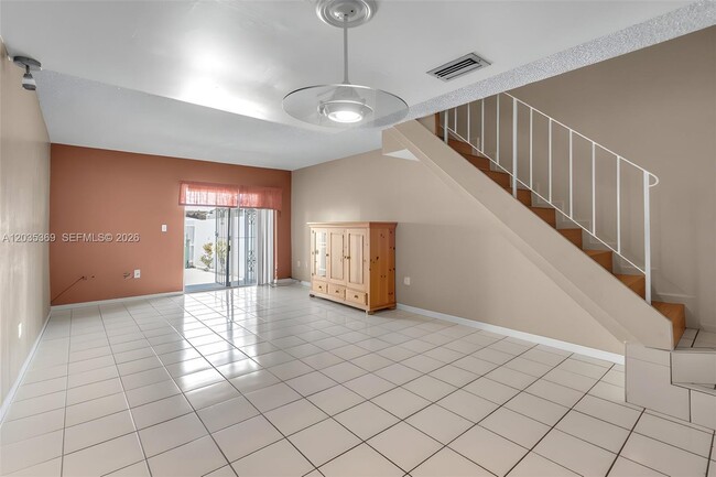Building Photo - 1757 W 57th St