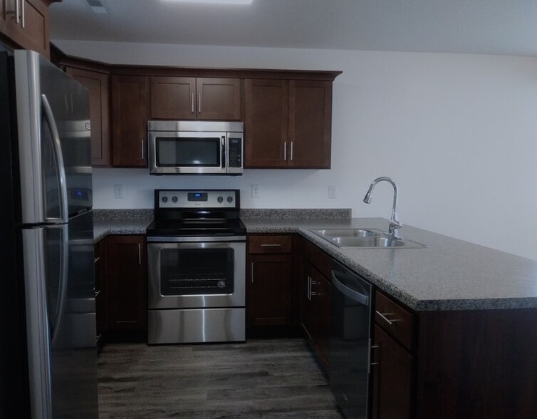 Building Photo - 79 E 200 S