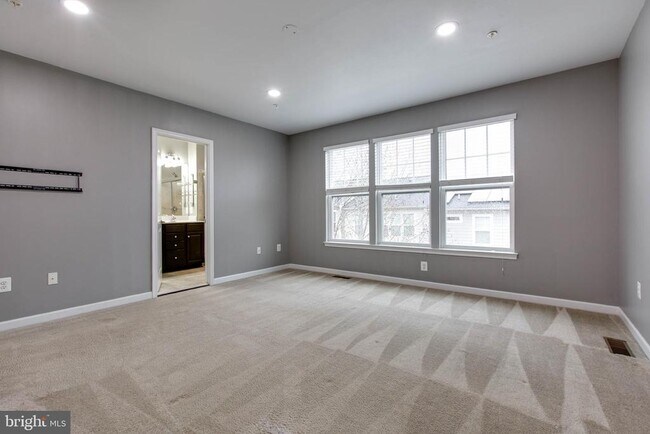 Building Photo - 2706 Amber Crest Rd