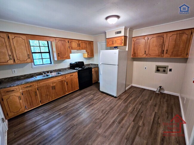 Building Photo - 307 C C Camp Rd