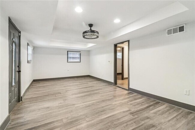 Building Photo - 1393 Westview Dr SW