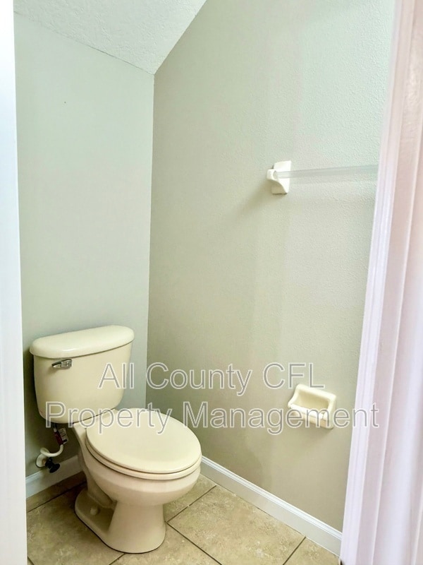 Building Photo - 16752 Cedar Crest Dr