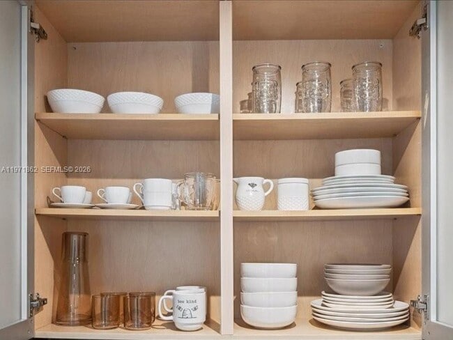 Building Photo - 2670 E Sunrise Blvd