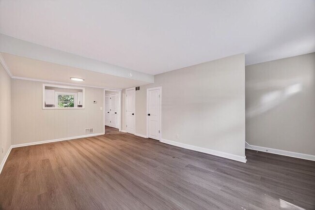 Building Photo - 251 Stribling Ave