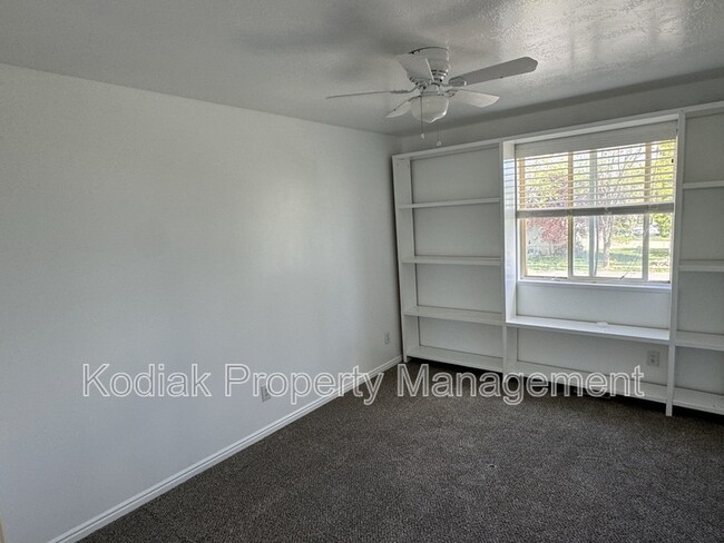 Building Photo - 1668 W Rockbridge Dr