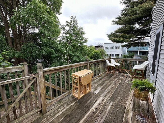 Building Photo - 3 Balmoral Park