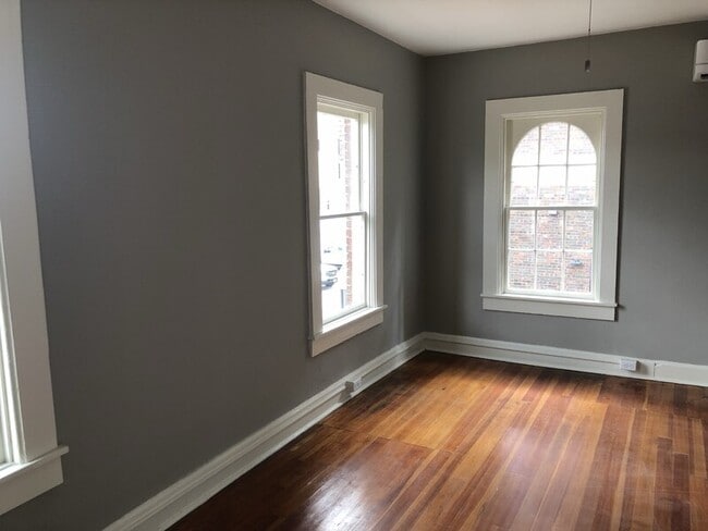 Building Photo - 421 N Brady St