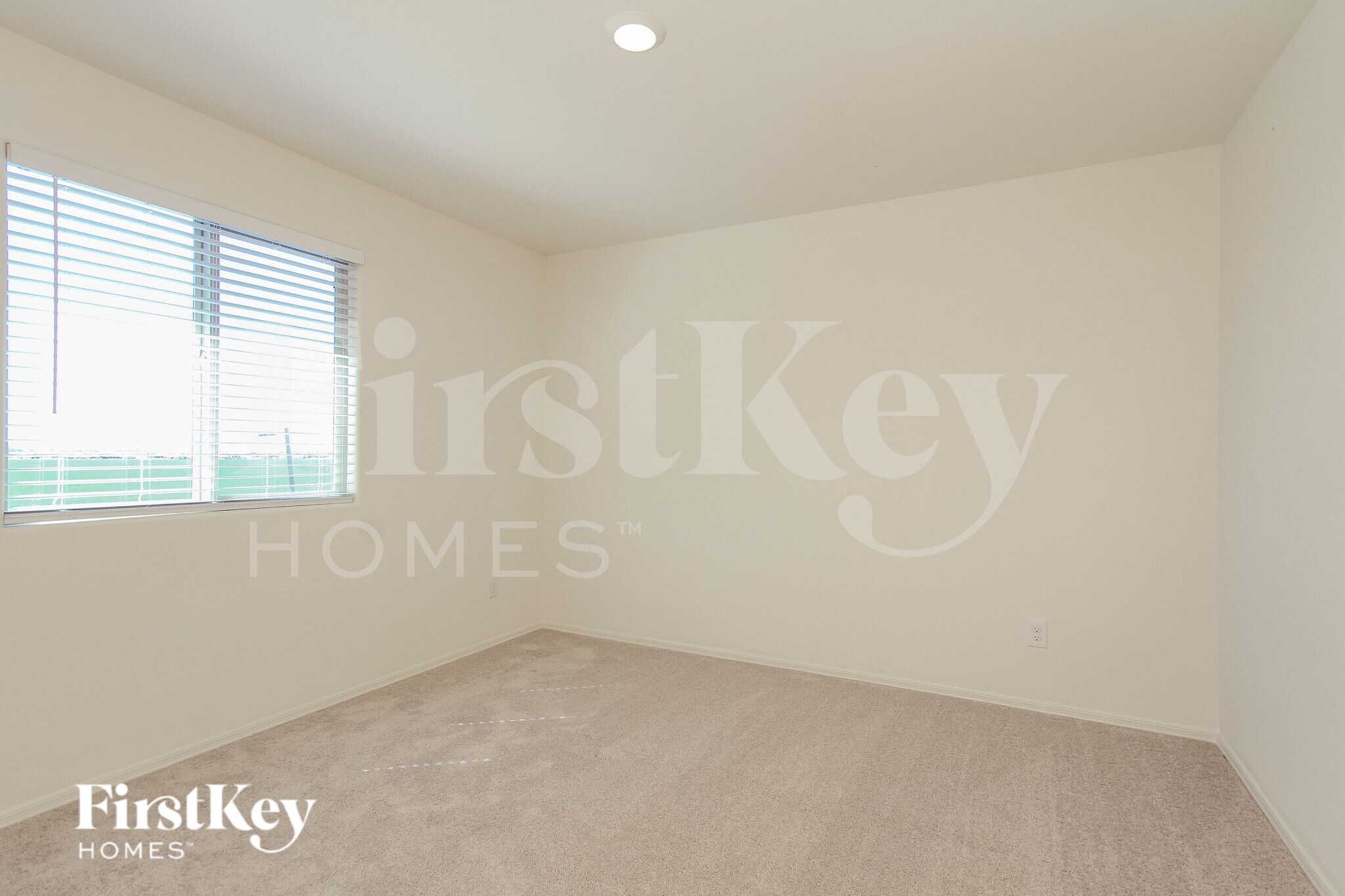 Building Photo - 8434 S 258th Dr