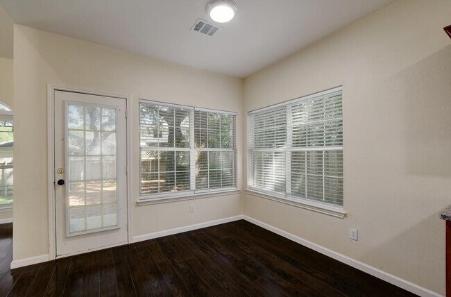 Building Photo - 6512 Walebridge Ln