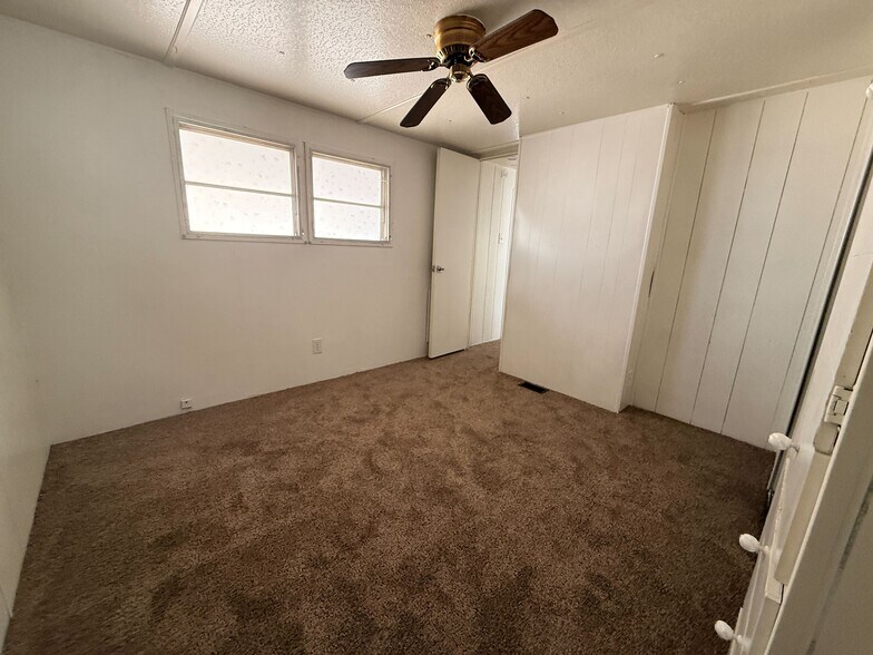 Building Photo - 3601 E Wyoming Ave