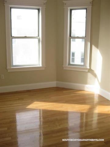 Building Photo - 190 L St