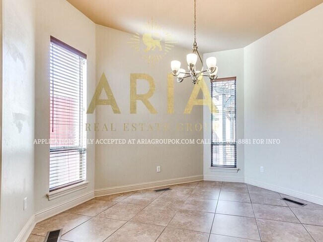 Building Photo - STUNNING 3 BED/2.5 BATH BROOKHAVEN DUPLEX!...