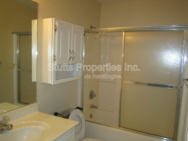 Building Photo - 100 Riverview Way