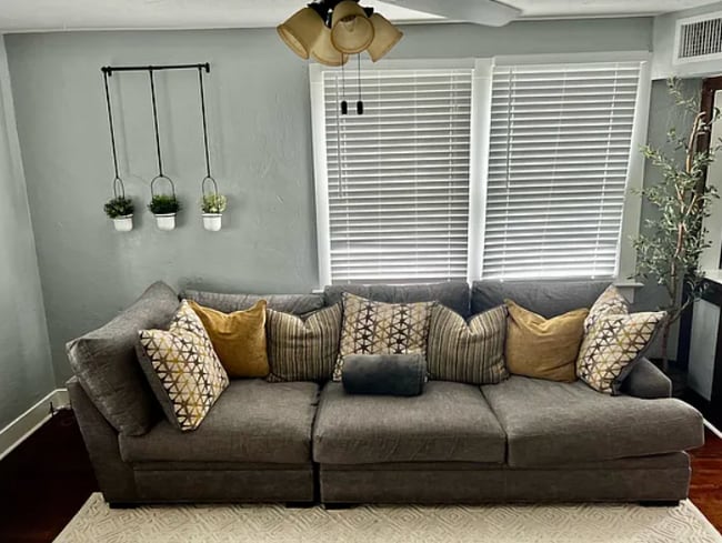 Building Photo - 1531 Hough St