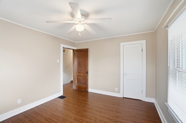 Building Photo - 1033 Forest Ave