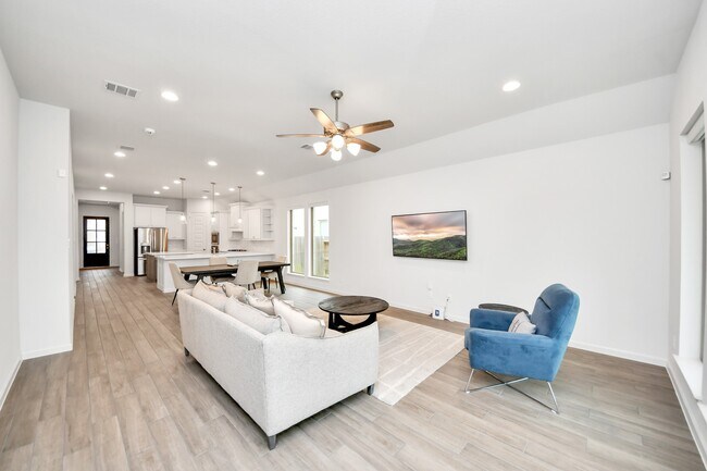 Building Photo - 11210 Burgus Farm Rd
