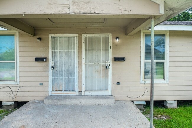 Building Photo - 6014 Collingsworth St
