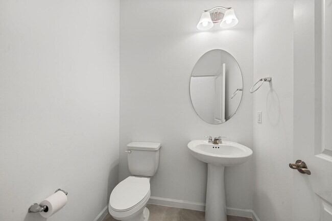Building Photo - 4440 Longwood Lake Sq