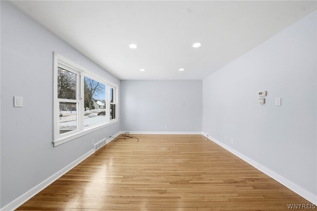 Building Photo - 38 Harvest Ave