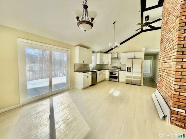 Building Photo - 62 Cambridge Dr