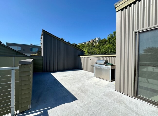 Building Photo - Stunning Townhome for Lease  in Seattle’s ...
