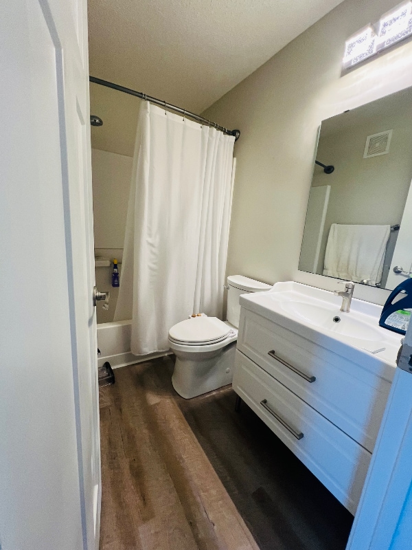 Building Photo - 6841 Narcissus Ln N