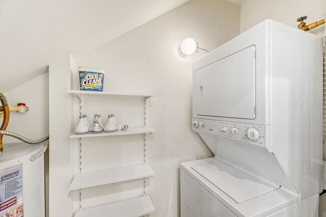 Building Photo - Well-Equipped 2 Bed 2 Bath Sonoma Villero Condo w/ Community Pool, Hot Tub & Exercise Room!