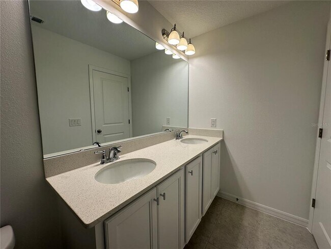 Building Photo - 6541 Cyrils Dr