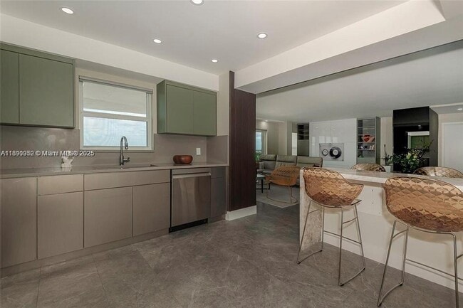 Building Photo - 3900 Galt Ocean Dr