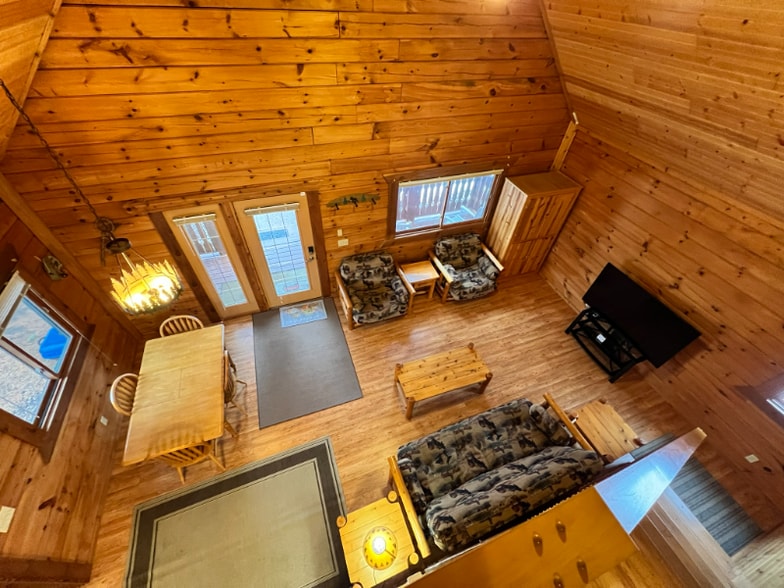 Building Photo - 207 Blossom Dr