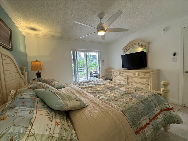 Building Photo - 17801 N Bay Rd