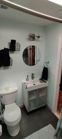 Building Photo - 278 Valley View Road